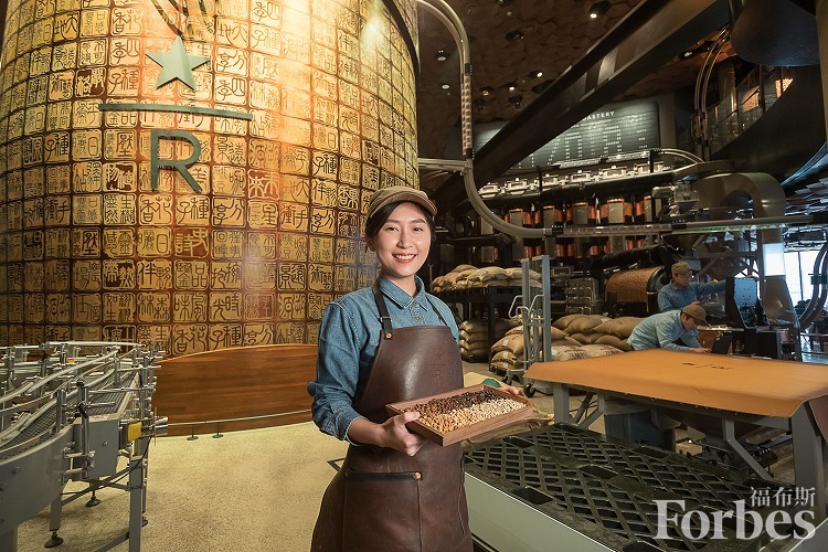 星巴克全球首位女性咖啡烘焙大师“出道”，