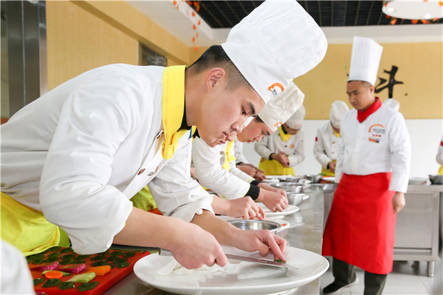 暑假厨师培训班多少钱_厨师培训有没有周末学的_厨师学校周末培训费用