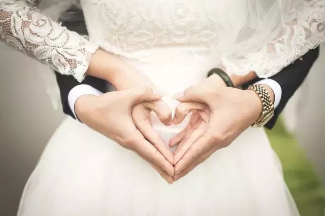 結婚祝福寫什么比較好_結婚祝福怎么寫_結婚祝福寫紅包上的